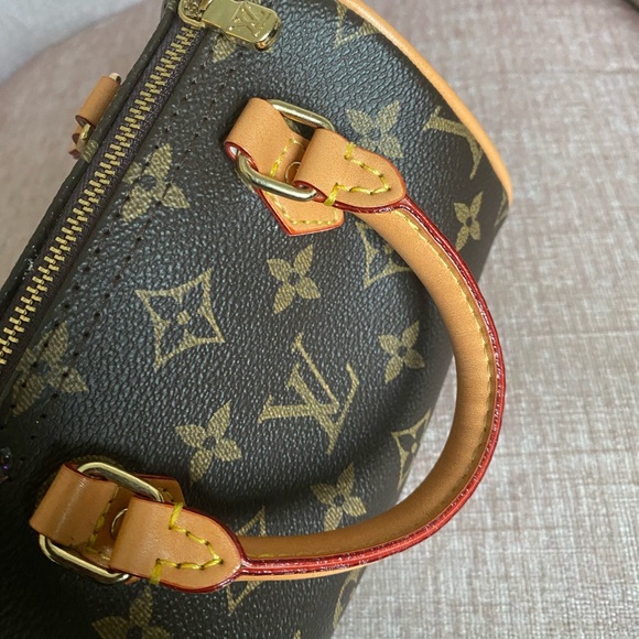 DESIGNER INSPIRED BAG - Picture 10 of 15